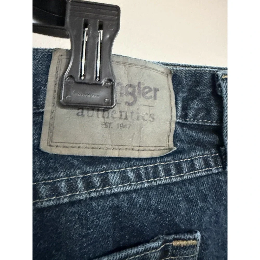 Wrangler Authentic mens jeans dark denim waist 44 inseam‎ 32 cotton EUC A11